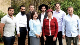 מימין: רוזנברג, פרישמן, צימבליסטה, הרמן, סין-הרשקו, פורטנוי, מעטוף ופיקאר