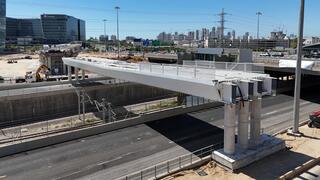 גשר הולכי רגל החדש בין תחנת רכבת משה דייןלמתחם ה-1,000