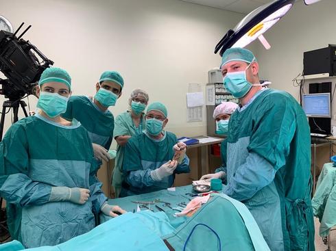 צוות חדר הניתוח | צילום: באדיבות 'שמיר אסף הרופא'