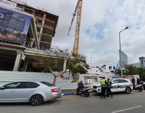 גבר בן 30 נפל אל מותו באתר בנייה בשדרות משה דיין בראשון לציון
